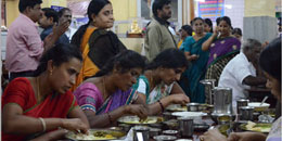 Chennai - Donne al ristorante